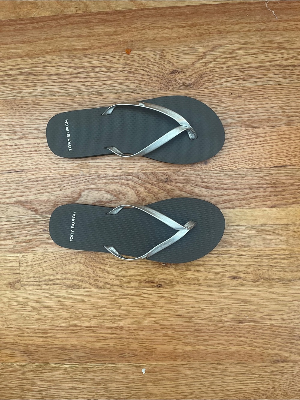 Tory Burch Womens Black Flip-Flops with Leather Metallic Silver Straps